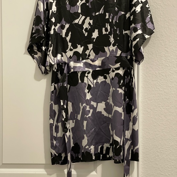 Ladies Dress - Picture 3 of 4